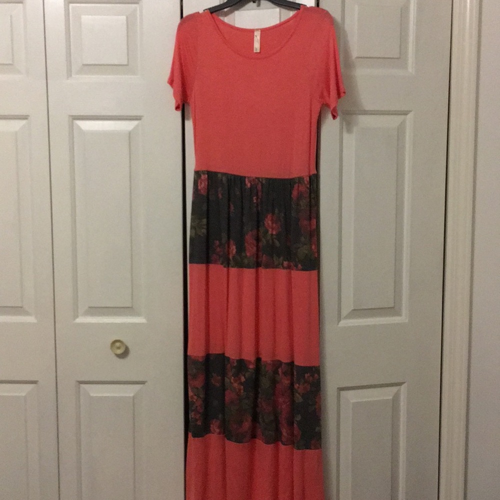 NEW Boutique floral maxi dress